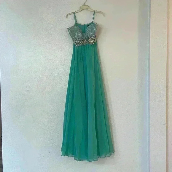 Prom dress - Picture 13 of 14